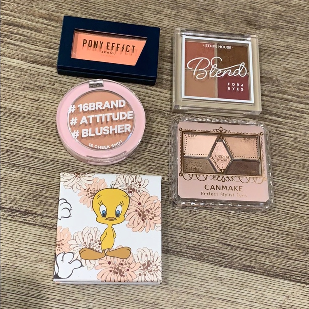 Japanese & Korean Eyeshadow Palettes and Blush Lot